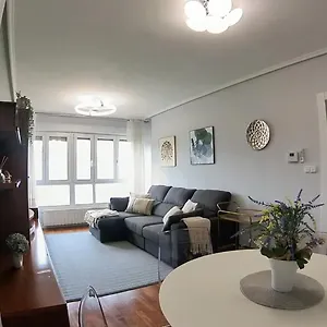Maravillosa Ubicacion Junto Al Mar Con Garaje Apartamento
